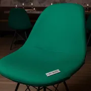 Аренда Чехол E03 для стула Eames зеленый в ресторане «Плакучая Ива» — ART SPACE