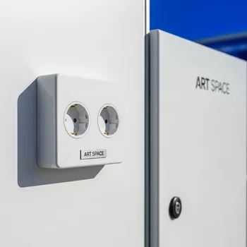 Аренда Розетка двойная Schneider Electric Бланка без заземления белая на пляже «Мандарин» — ART SPACE