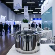 Аренда Кастрюля с крышкой 5 л в конгресс-холле отеля Жемчужина — ART SPACE