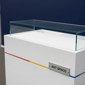 Аренда Прилавок со стеклянной полкой на Сочи Автодроме — ART SPACE