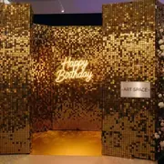 Аренда Фотозона золотая из пайеток Happy Birthday в Ледовом дворце «Айсберг» — ART SPACE
