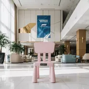 Аренда Стул детский Маммут светло розовый пластиковый в Pullman Sochi Centre — ART SPACE