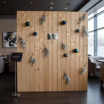 Аренда Фотозона деревянная декоративная с новогодними элементами в ресторане «D.O.M» — ART SPACE