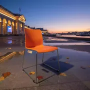 Аренда Стул ИЗО пластиковый оранжевый на территории Морпорта Сочи — ART SPACE