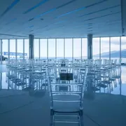 Аренда Стулья Кьявари белые поликарбонат в комплексе «Дагомыс» — ART SPACE