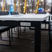 Аренда Стол Лидер 3 D1800 белый черный каркас в парке «Ривьера» — ART SPACE