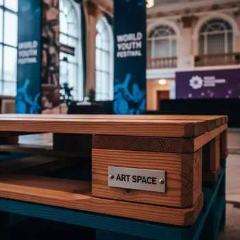 Аренда Столик паллетный в Зимнем театре — ART SPACE
