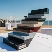 Аренда Уровень для фуршетной линии лестница 7 ступеней на пляже «Маяк» — ART SPACE