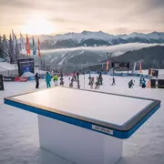 Аренда Стол Лидер 1 1500х800 серый черный кромка ПВХ в Skypark Sochi – Идеальное Решение для Зимнего Спортивного Мероприятия — ART SPACE