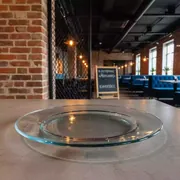 Аренда Тарелка подстановочная стеклянная 30 см в ресторане «Магеллан» — ART SPACE