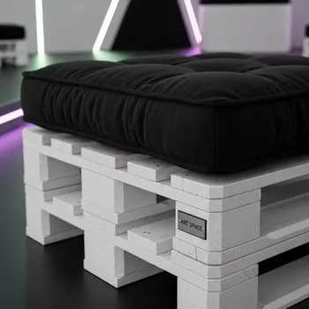 Аренда Оттоман из паллет White pallet Black в отеле «Звездный» — ART SPACE