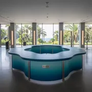 Аренда Стол секционный каркасный "Волна змейка" 1 4 секционный D 3.2 м в Swissôtel Resort Sochi Kamelia — ART SPACE