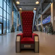 Аренда Трон красный новогодний в Golden Tulip Rosa Khutor — ART SPACE