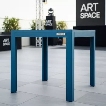 Аренда Стол обеденный пластиковый Step Step Mini голубой 605х400 765 мм в Sport Inn Hotel & Wellness — ART SPACE