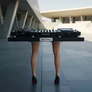 Аренда Стол диджейский на женских ножках в Red Arena — ART SPACE
