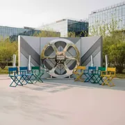 Аренда Фотозона уличная в стиле кино в Delta Sirius — ART SPACE