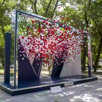 Аренда Фотозона летающие лепестки роз в парке «Ривьера» — ART SPACE