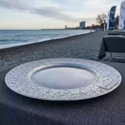 Аренда Тарелка подстановочная Мельес серебряная на пляже «Маяк» — ART SPACE