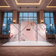 Аренда Фотозона розовая с праздником весны в ресторане «La Terrazza» — ART SPACE