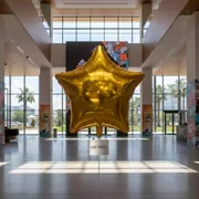 Аренда Звезда фольгированная 48 см золото в Pullman Sochi Centre — ART SPACE
