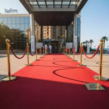Аренда Ковровая дорожка красная в отеле Radisson Lazurnaya — ART SPACE