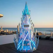Аренда Елка новогодняя в стиле Frozen на пляжных клубах Хосты — ART SPACE