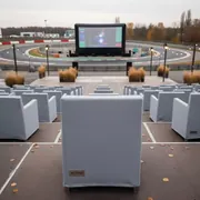 Аренда Чехол стрейч на стул светло серый на Сочи Автодроме — ART SPACE