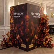 Аренда Пресс волл угловой печать DPI в ресторане «Магеллан» — ART SPACE