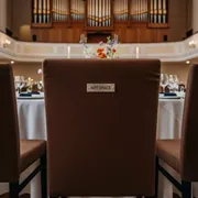 Аренда Чехол на стул со спинкой Chilly коричневый в Зале органной и камерной музыки — ART SPACE