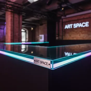 Аренда Столешница стеклянная на верх барной стойки Break Bar Top в ресторане «Sanremo» — ART SPACE