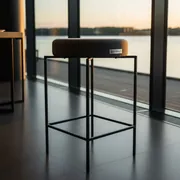 Аренда Табурет барный Реальмон 26 в ресторане «Voda» — ART SPACE