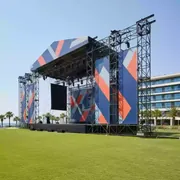 Аренда Оформление стенда баннерами в Swissôtel Resort Sochi Kamelia — ART SPACE