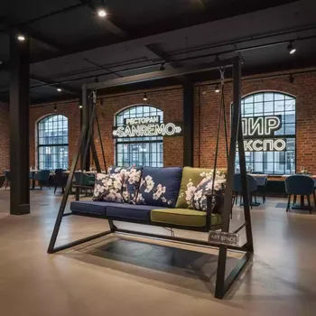Аренда Качели садовые Варна с1260 трехместные в ресторане «Sanremo» — ART SPACE