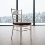 Аренда Стул Кьявари деревянный белый с коричневой подушкой в Novotel Resort — ART SPACE