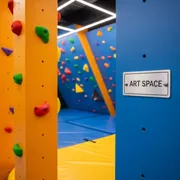 Аренда Скалодрома аттракциона Стены в ресторане «Баран-Рапан» — ART SPACE