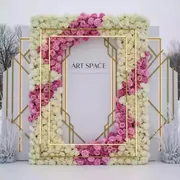 Аренда Фотозона из бело розовых цветов в парке «Ривьера» — ART SPACE
