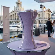 Аренда Красный чехол-стрейч Сочи — заказать в ART SPACE