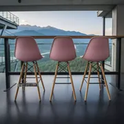 Аренда Стул Eames DSW барный розовый в Skypark Sochi — ART SPACE