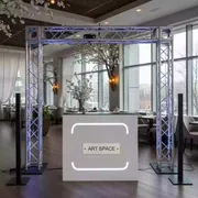 Аренда Стенд Поп ап с фризом прямая в ресторане «La Terrazza» — ART SPACE