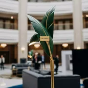Аренда Светильник напольный Banana Leaf Standing в гранд-отеле «Жемчужина» — ART SPACE