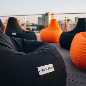 Аренда Пуфы черно оранжевые в ресторане «Sanremo» — ART SPACE