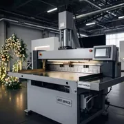 Аренда Резак для бумаги Vektor QZYK 780 S1 Litong в ледовой арене «Шайба» — ART SPACE