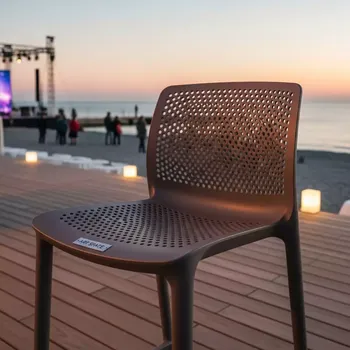 Аренда Стул пластиковый барный Trill Stool на пляже «Мандарин» — ART SPACE