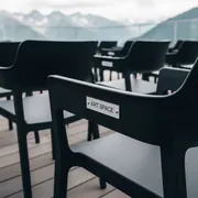Аренда Стулья пластиковые садовые черные в Radisson Hotel Rosa Khutor — ART SPACE