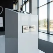 Аренда Подиум для автомобиля оформление белым пластиком в комплексе Sea Galaxy — ART SPACE