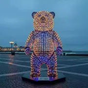 Аренда Фигура световая объемная Медведь на территории Морпорта Сочи — ART SPACE