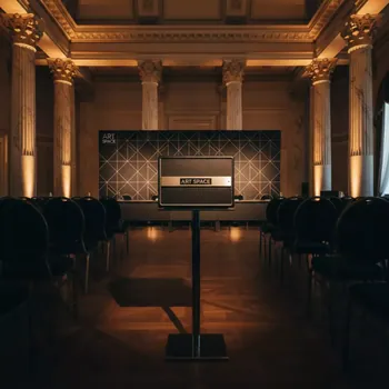 Аренда Усилитель Ampeg SVT 3 Pro 7 в Radisson Collection Paradise — ART SPACE