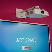 Аренда Комплект интерактивной доски SMART Board SBM787 с проектором и потолочным креплением на Имеретинской набережной — ART SPACE