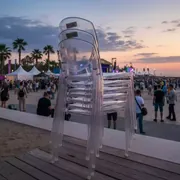 Аренда Стул Винус пластиковый жемчужный на Имеретинской набережной — ART SPACE