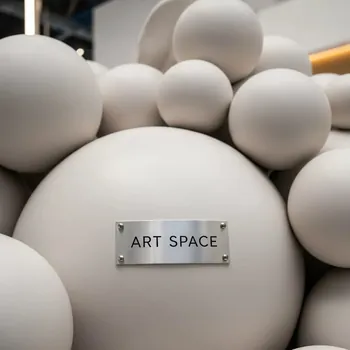 Аренда Фотозона новогодняя "Шары" в Mantera Supreme — ART SPACE